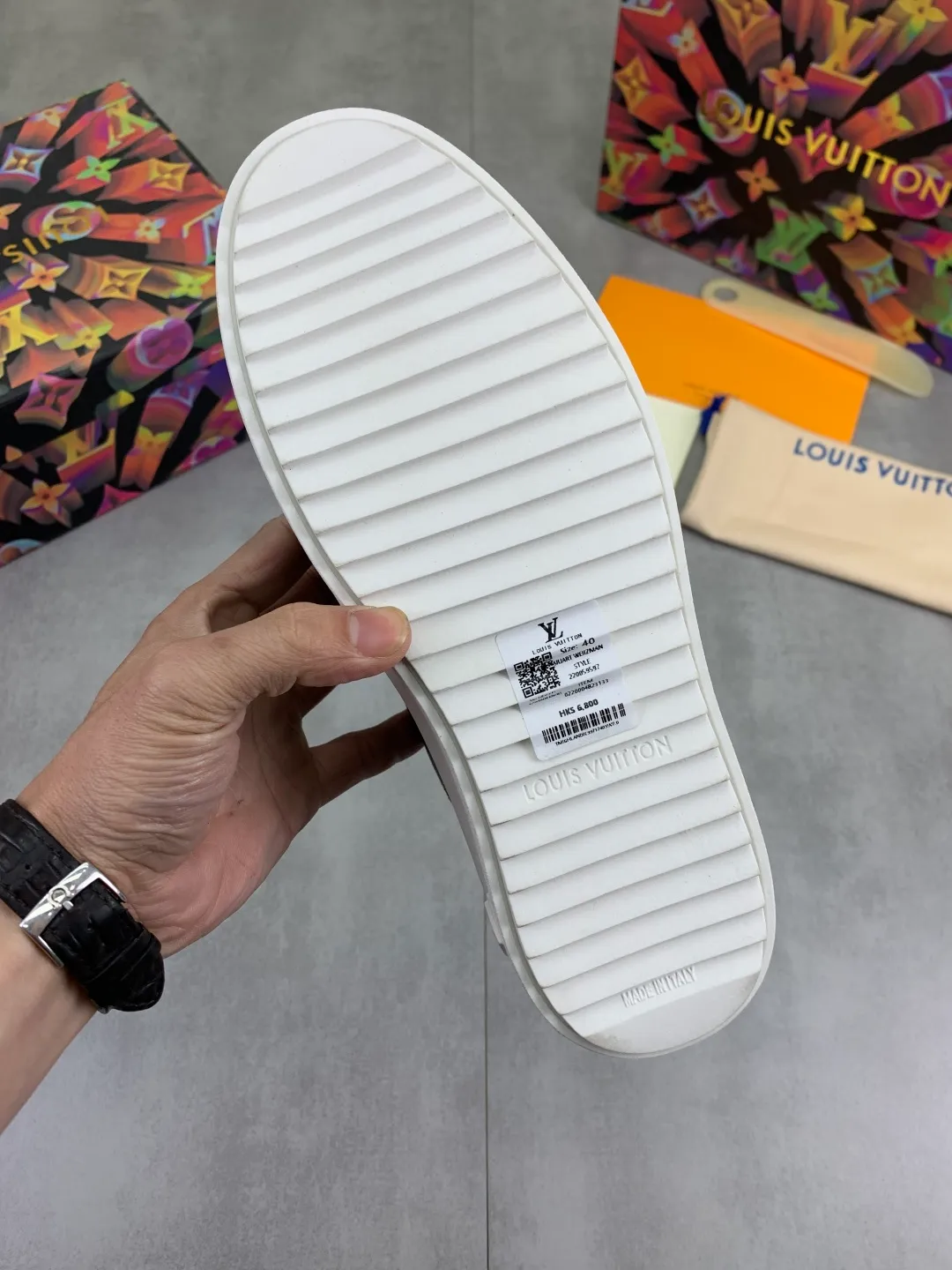 Men's men's shoes P520💰【New style】🆘High quality cowhide【Louis Vuitton】LV official website's latest model🎁casual and fashionable men's shoes👟hot style💥simple and elegant style, exclusive for trendy men. Unique official website's latest brand elements👑original decoration, fashionable and generous, the fabric is made of original denim➕comfortable and breathable mesh lining➕cow leather feet ✅The official website specifies wear-resistant casual outsole, the classic model is taken in real life🎬Color: 4️⃣colors available😍Number of codes: 38-44 Full set of packaging